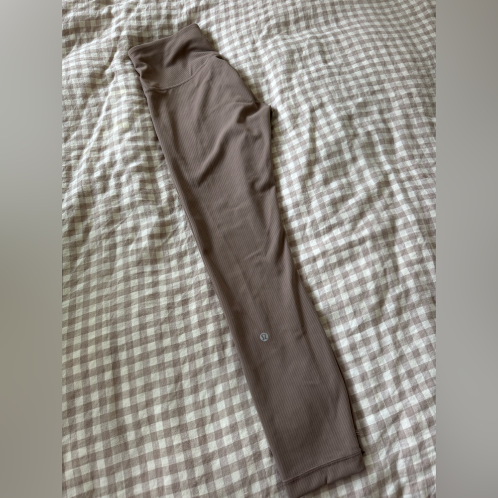 Lululemon ribbed leggings - Picture 3 of 3